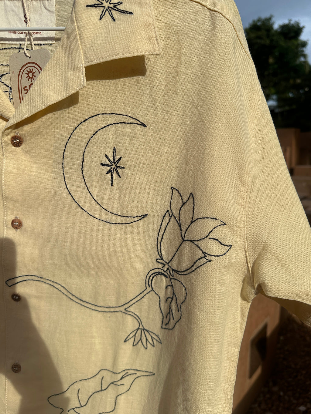 Amuleto Lucero Amarillo · Camisa