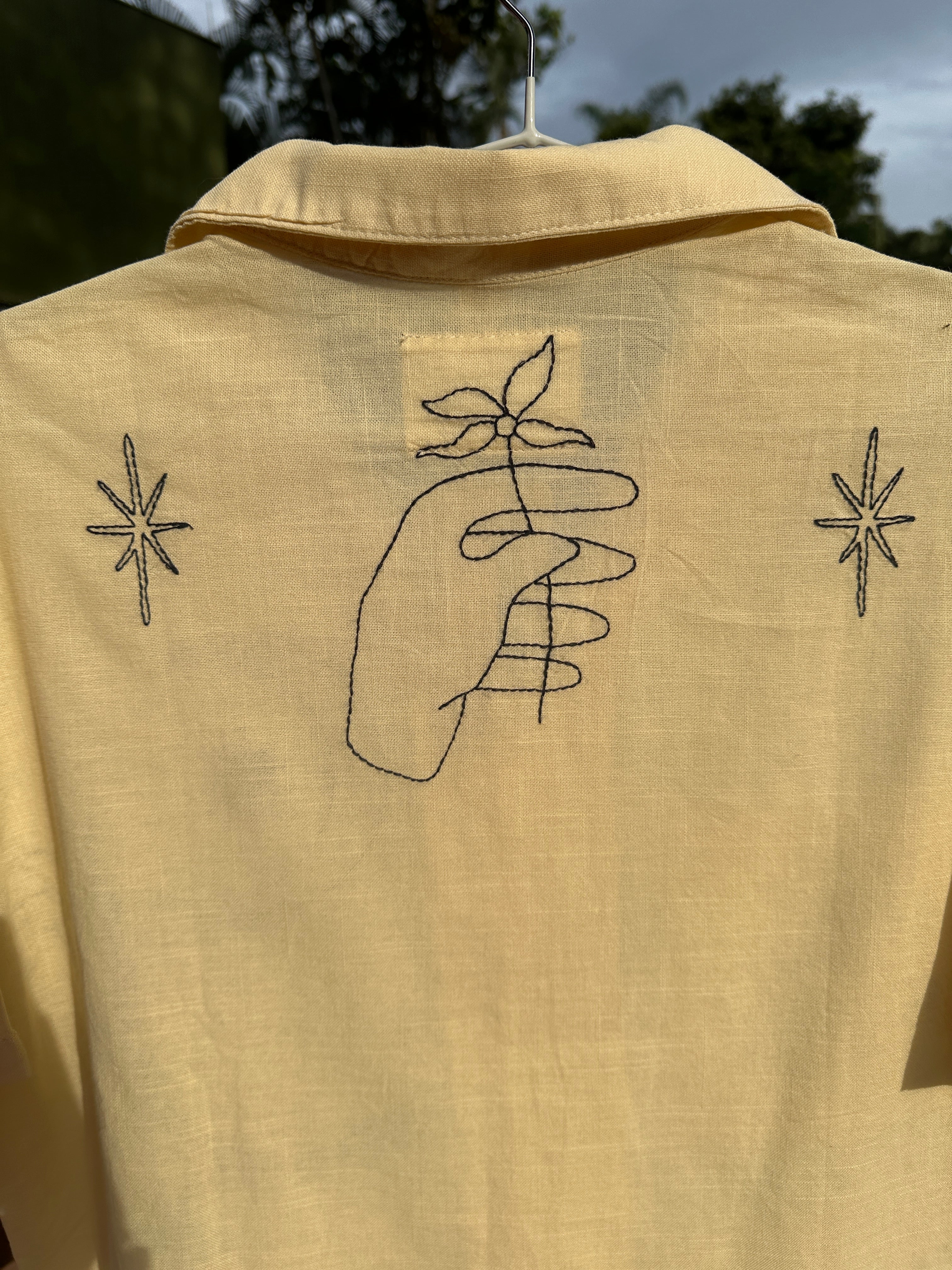 Amuleto Lucero Amarillo · Camisa