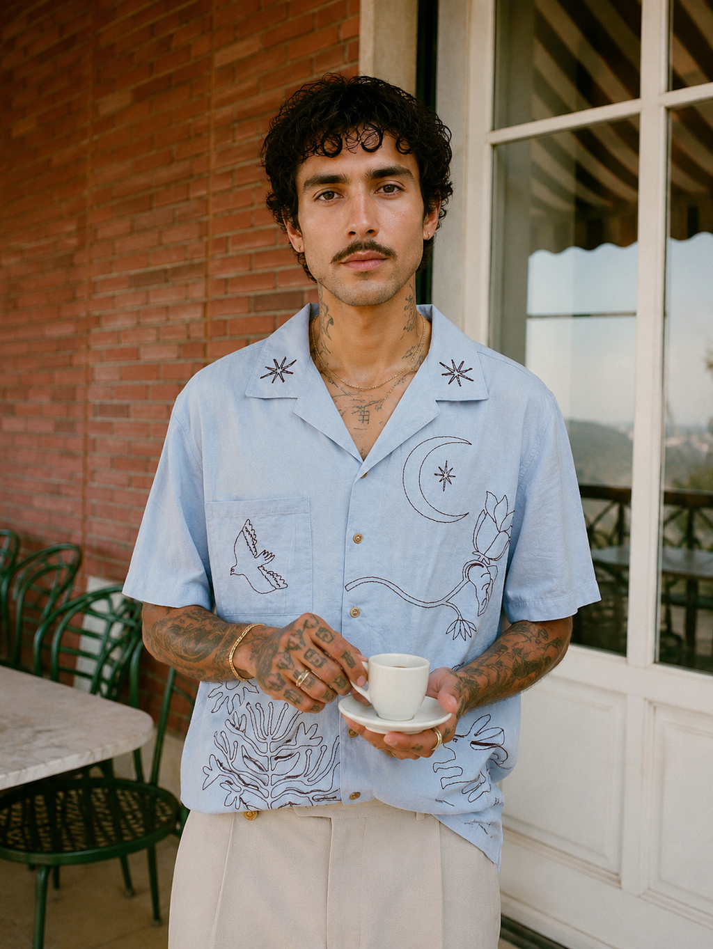Amuleto Lucero Azul Claro · Camisa