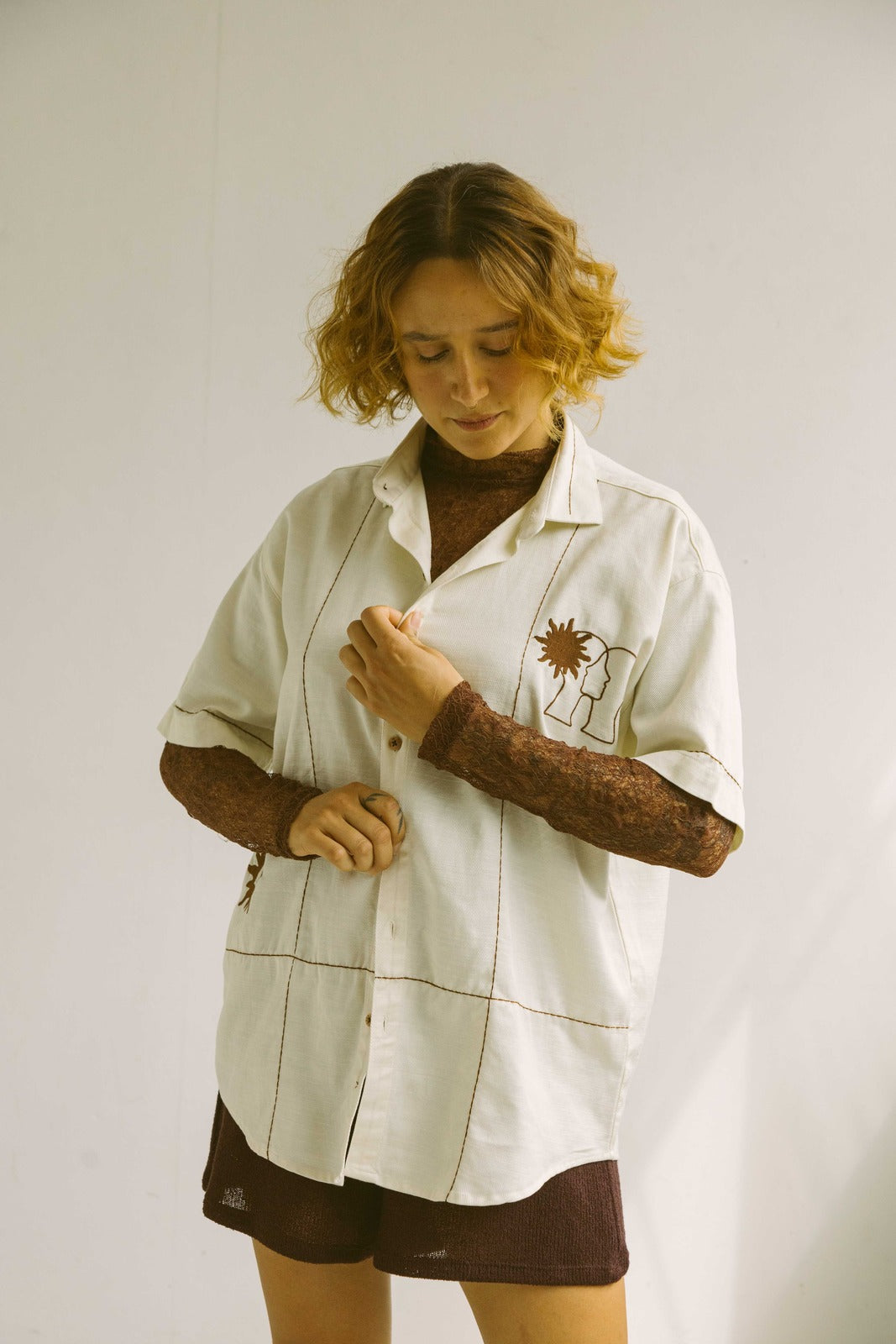 Amuleto Lunaria Crudo · Camisa