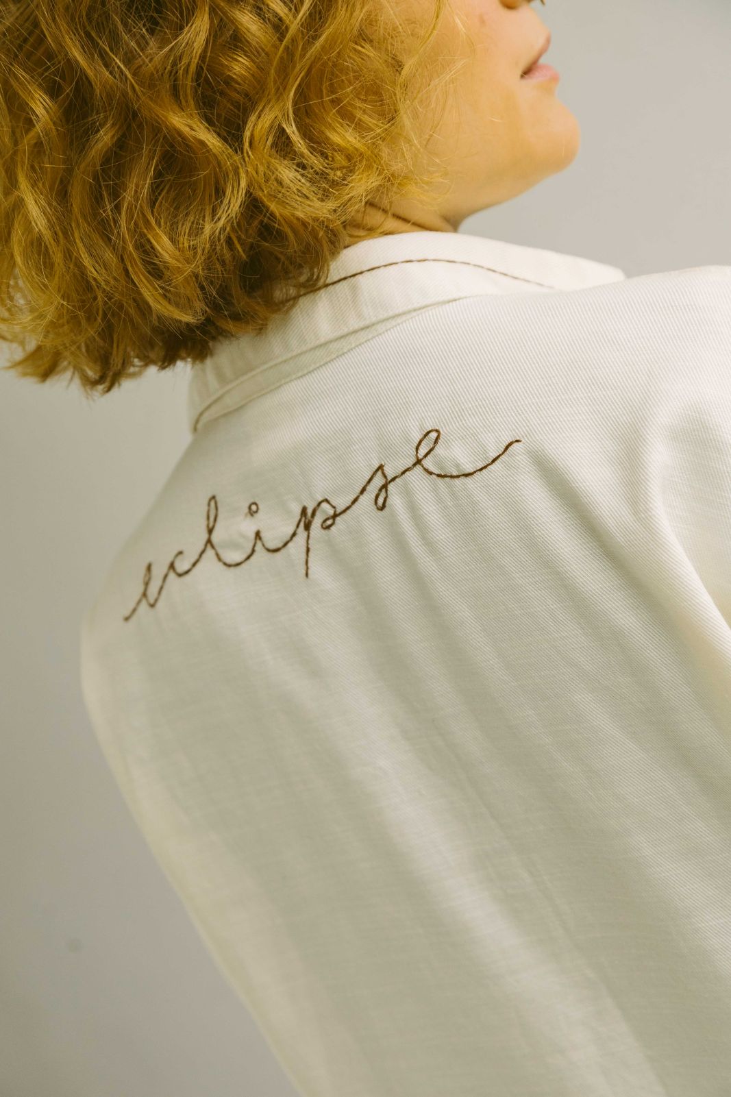 Amuleto Lunaria Crudo · Camisa