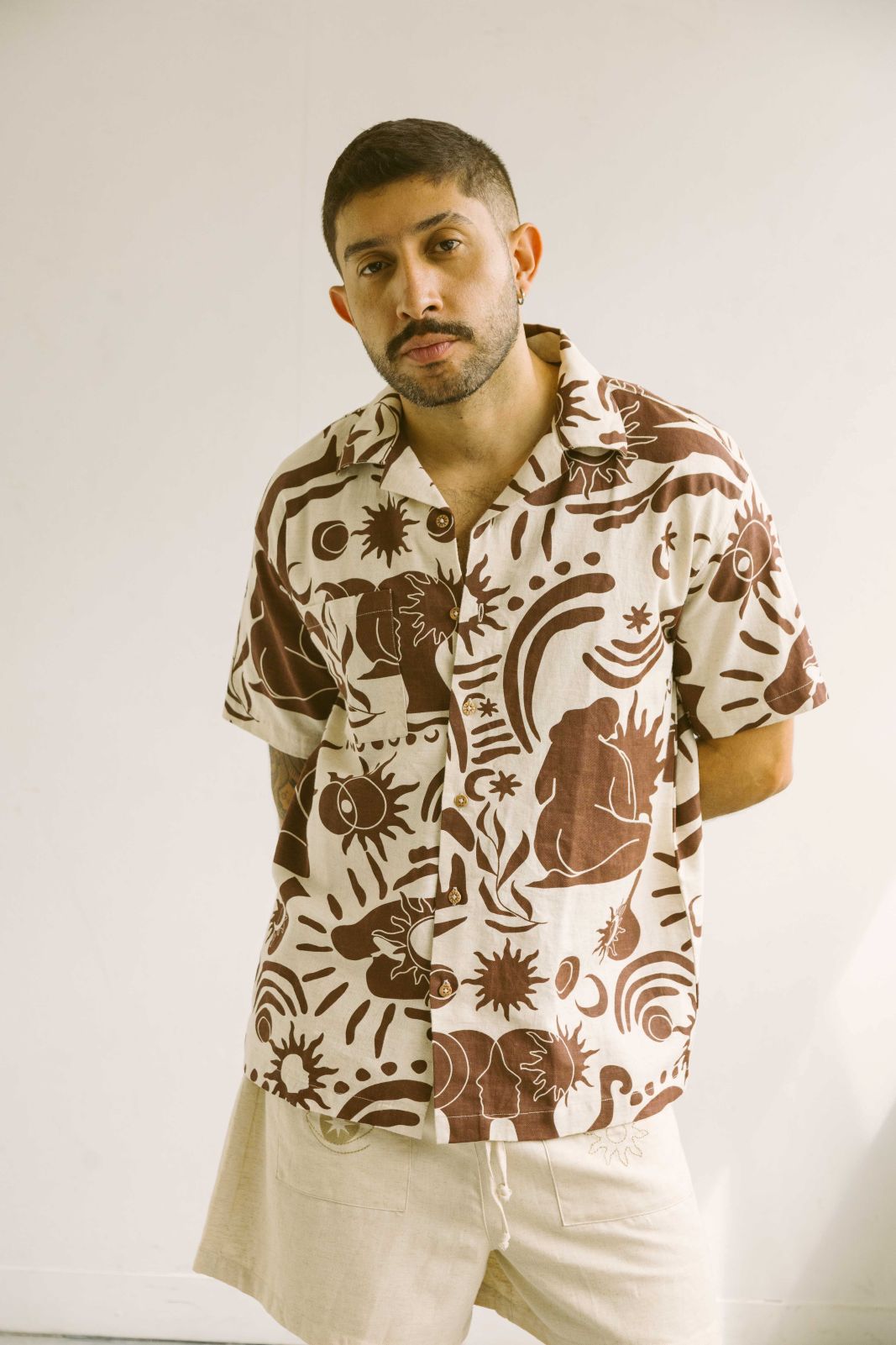 Amuleto Solaris Café