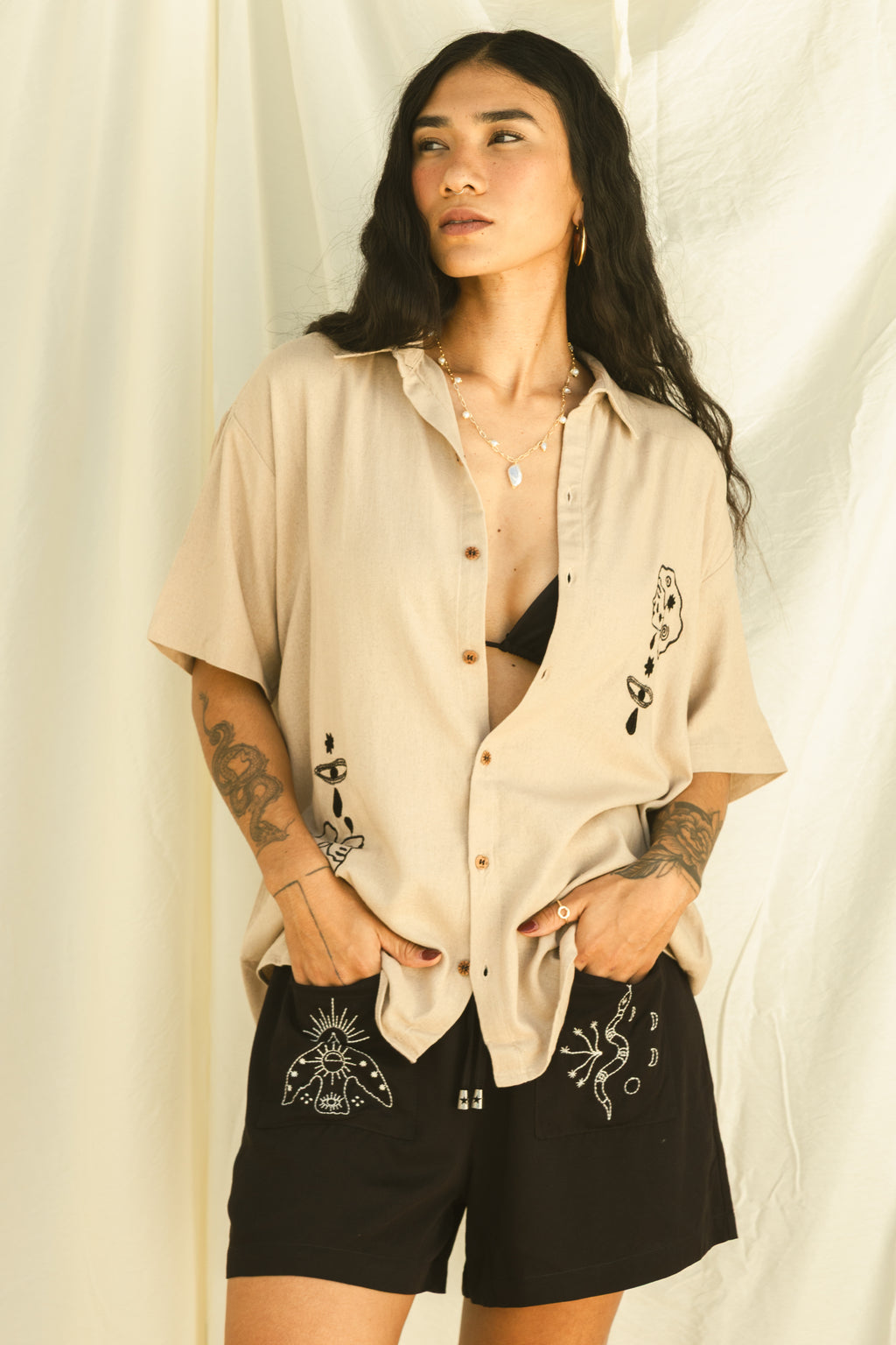 Amuleto Trascendencia Kaki · Camisa