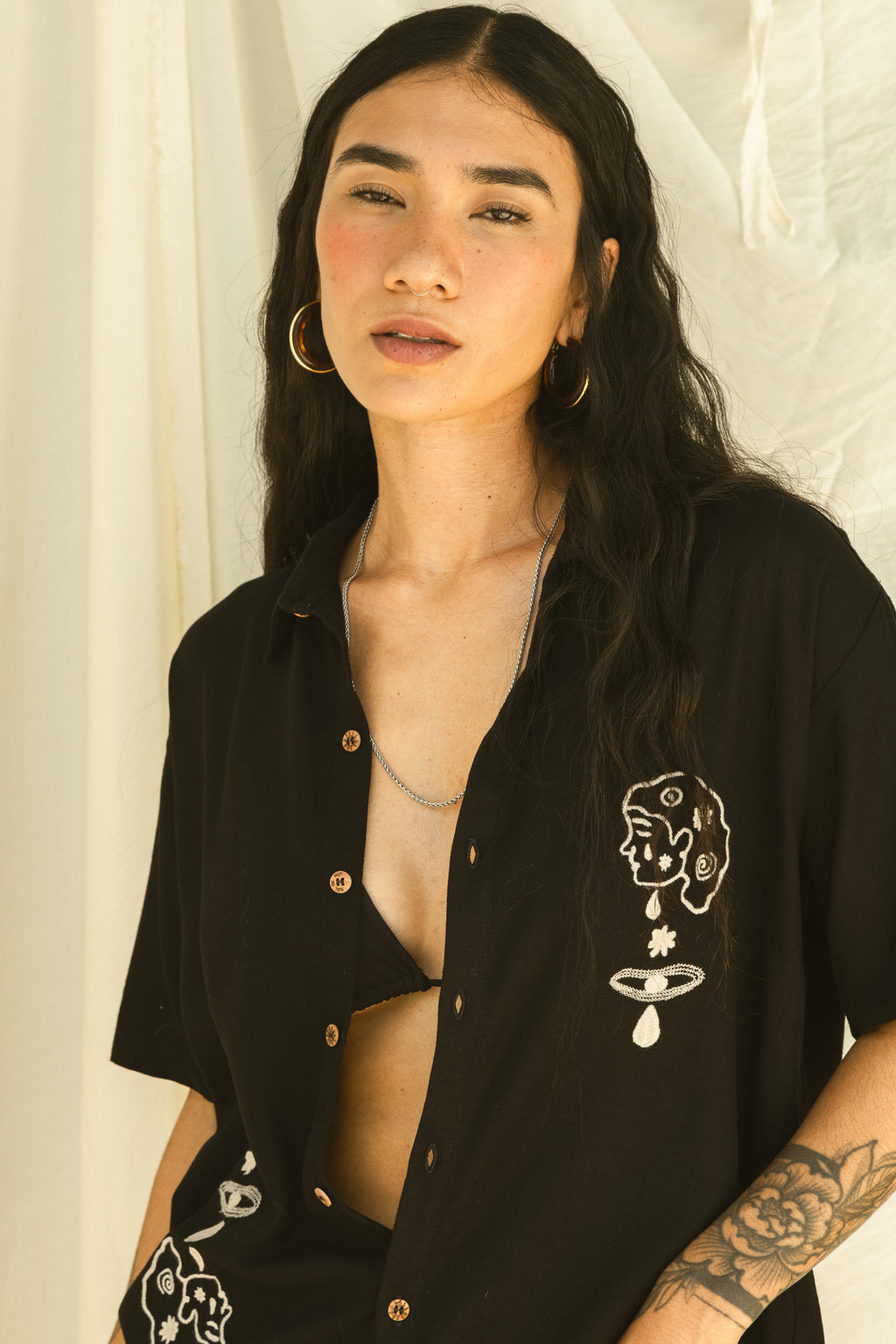 Amuleto Trascendencia · Camisa
